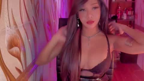 Snapshot of goddessbarbiecum4u chatting on October 17, 7:01 am Barbie Brown online show from October 17, 7:01 am