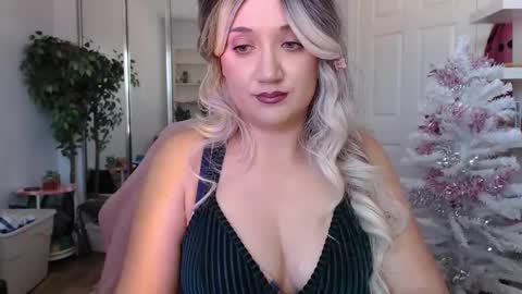 Goddess Emmy online show from December 16, 7:09 pm