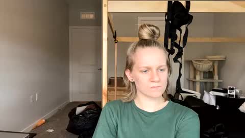 feyaa22 online show from February 25, 8:21 pm