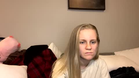 feyaa22 online show from February 20, 1:25 am