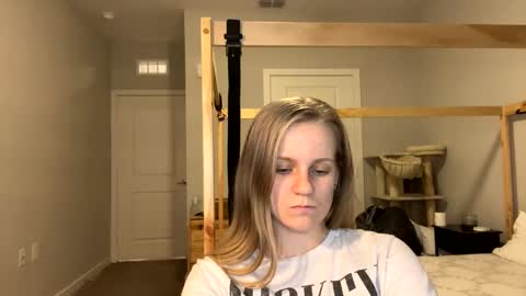 feyaa22 online show from February 18, 1:54 am