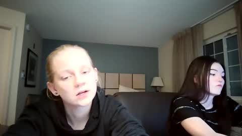 feyaa22 online show from December 14, 3:35 am