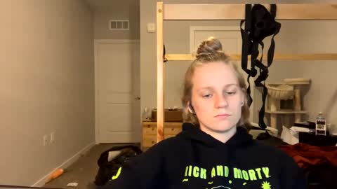 feyaa22 online show from February 25, 1:09 am