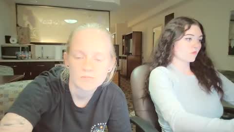 feyaa22 online show from September 24, 5:03 am