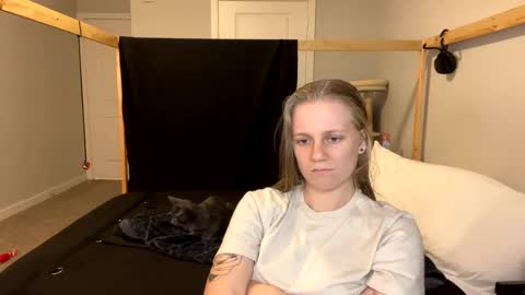 feyaa22 online show from February 27, 1:08 am