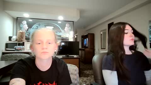 feyaa22 online show from September 25, 5:25 am