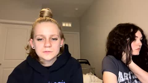 feyaa22 online show from January 28, 1:18 am