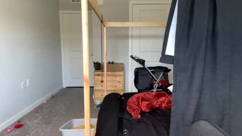 feyaa22 online show from March 1, 4:00 pm