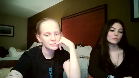 feyaa22 online show from October 4, 4:21 am