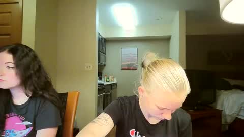 feyaa22 online show from September 18, 4:49 am