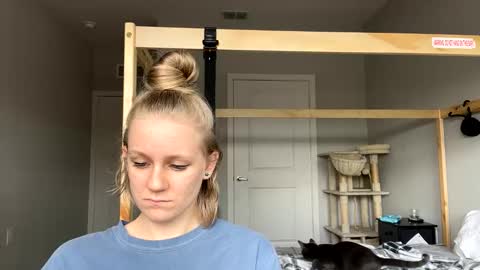 feyaa22 online show from January 28, 4:19 pm