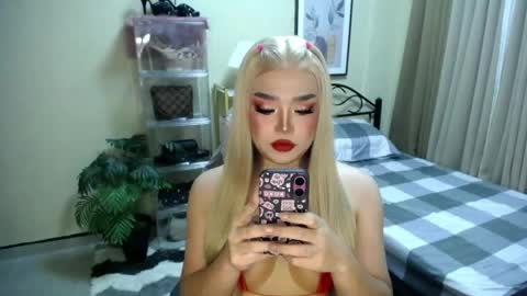 NATALIE HEART online show from May 20, 2:56 pm