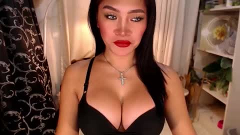 quinnie online show from October 4, 1:47 am