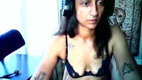 goddessvikkii online show from March 18, 7:09 pm