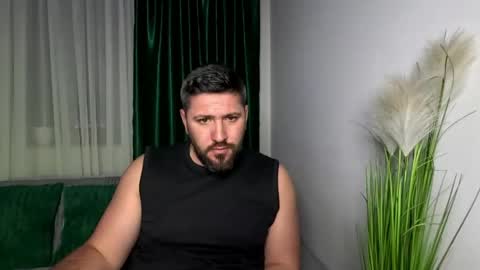 gold_alpha_boy online show from April 18, 8:20 pm