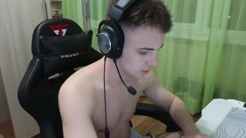 Golden boyyy21 online show from December 22, 4:14 pm