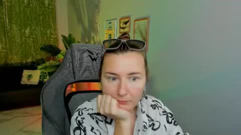 Gloria online show from August 4, 8:21 am
