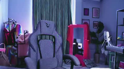 Gloria online show from July 19, 8:50 am