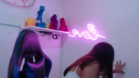 golden_muse online show from February 13, 3:04 pm