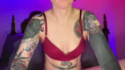 Goldengirlcartier online show from June 30, 2:00 am