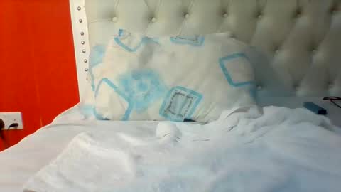 goldenmusexo online show from June 6, 1:11 am