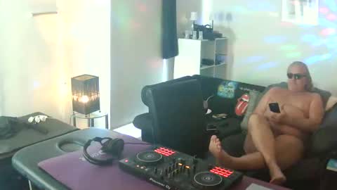 goldyguy011 online show from September 11, 2:02 am