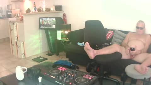 goldyguy011 online show from June 23, 3:25 am