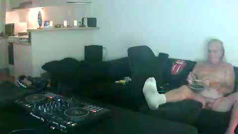 goldyguy011 online show from May 8, 8:42 am