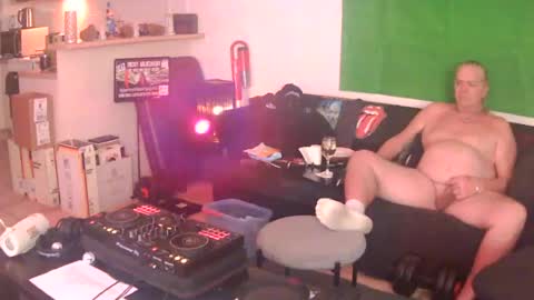 goldyguy011 online show from August 1, 6:09 pm