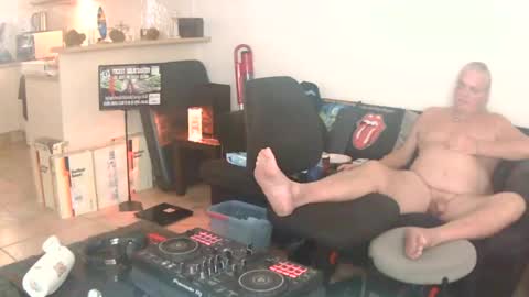 goldyguy011 online show from July 16, 4:27 am