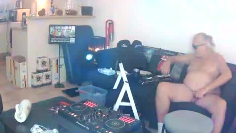 goldyguy011 online show from July 23, 1:58 am