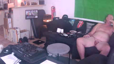 goldyguy011 online show from August 5, 7:16 am