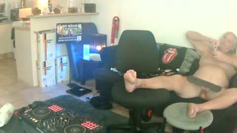 goldyguy011 online show from July 6, 11:06 pm