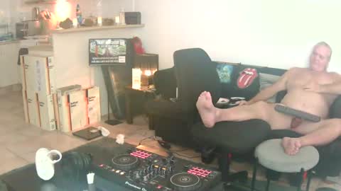 goldyguy011 online show from June 21, 1:23 am