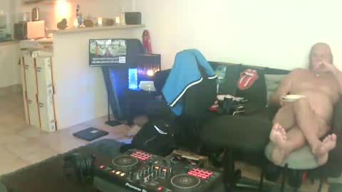 goldyguy011 online show from June 25, 6:18 am