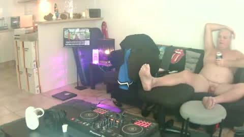 goldyguy011 online show from June 22, 1:33 am