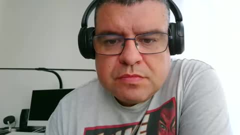 gomezgonz5 online show from October 1, 3:55 pm
