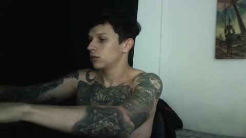 Snapshot of goodboy69i chatting on February 18, 12:05 am goodboy69i online show from February 18, 12:05 am