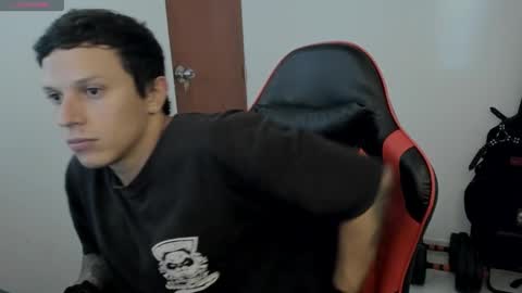 Snapshot of goodboy69i chatting on October 3, 6:27 pm goodboy69i online show from October 3, 6:27 pm