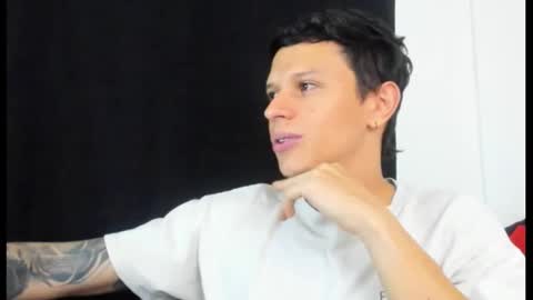 Snapshot of goodboy69i chatting on February 15, 4:45 pm goodboy69i online show from February 15, 4:45 pm