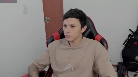 Snapshot of goodboy69i chatting on October 1, 3:55 pm goodboy69i online show from October 1, 3:55 pm