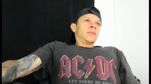 Snapshot of goodboy69i chatting on March 2, 12:01 pm goodboy69i online show from March 2, 12:01 pm