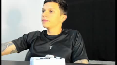 Snapshot of goodboy69i chatting on January 25, 7:39 pm goodboy69i online show from January 25, 7:39 pm