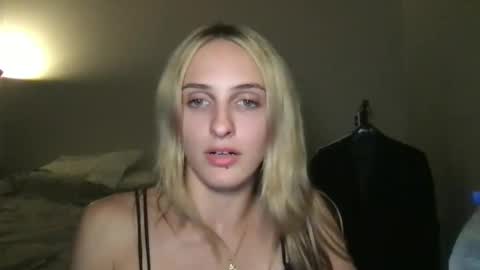 goodgirlliv online show from September 22, 9:35 am