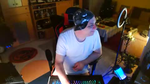 google5001 online show from May 5, 3:02 am