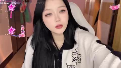 Snapshot of gorgeous_girl33 chatting on December 6, 6:44 pm gorgeous girl33 online show from December 6, 6:44 pm