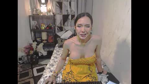 mikay online show from November 7, 8:50 am