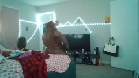 Snapshot of gotcake713 chatting on October 1, 7:57 pm Sue Goddess online show from October 1, 7:57 pm