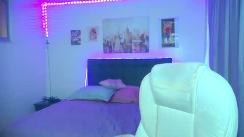 goth_minerva online show from April 26, 1:42 pm