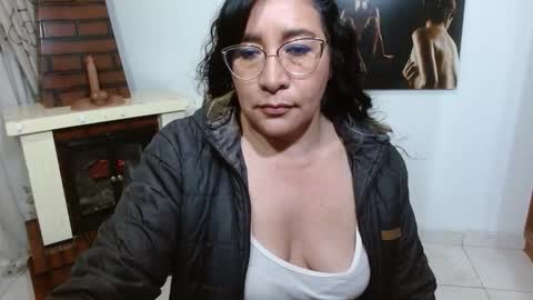 Snapshot of grace_mature_milf chatting on October 20, 11:21 pm grace_mature_milf online show from October 20, 11:21 pm